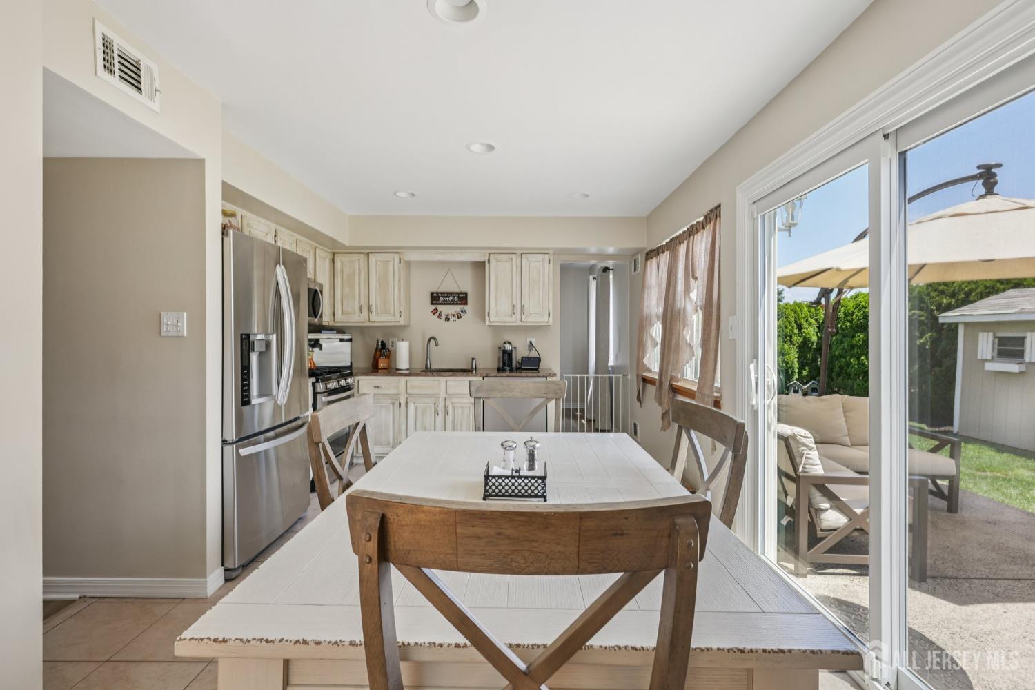 Edison, New Jersey 08820, United States, 4 Bedrooms Bedrooms, ,3 BathroomsBathrooms,Residential,Active,169318