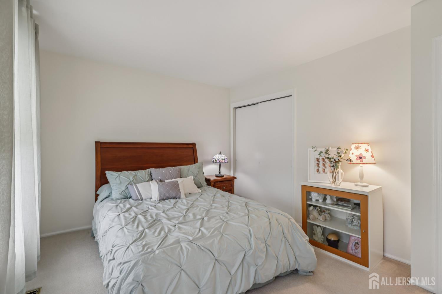 Edison, New Jersey 08820, United States, 4 Bedrooms Bedrooms, ,3 BathroomsBathrooms,Residential,Active,169318