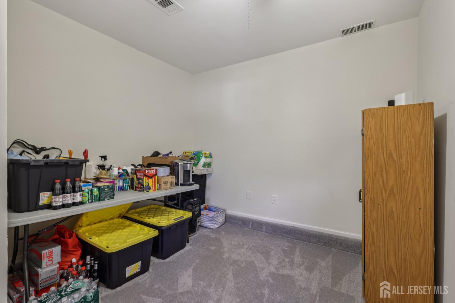 Edison, New Jersey 08820, United States, 4 Bedrooms Bedrooms, ,3 BathroomsBathrooms,Residential,Active,169318