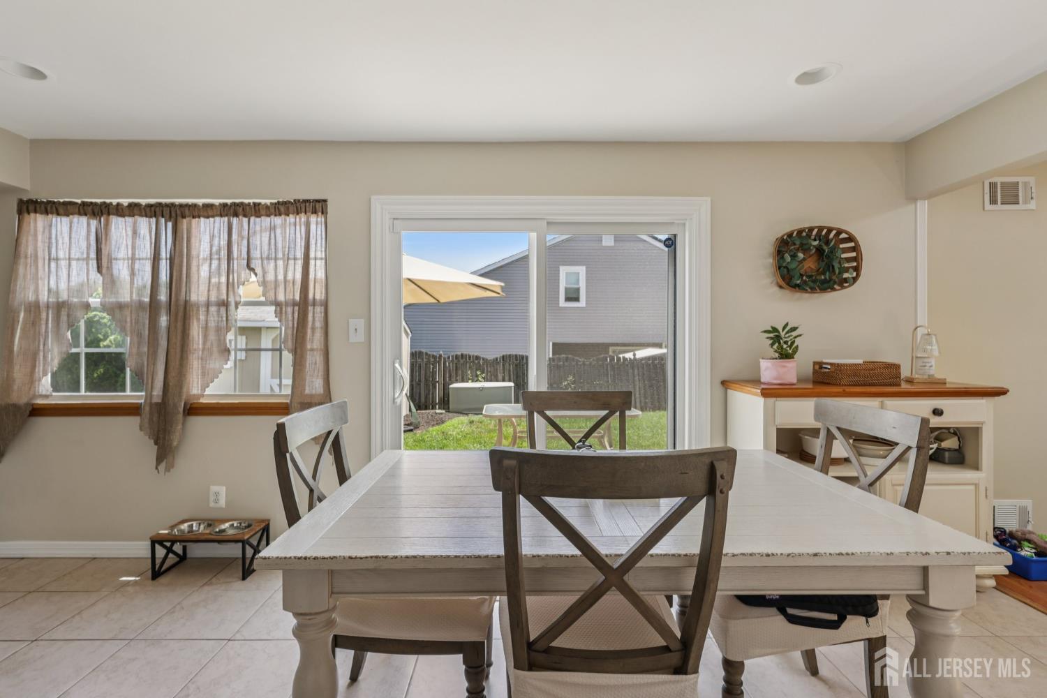 Edison, New Jersey 08820, United States, 4 Bedrooms Bedrooms, ,3 BathroomsBathrooms,Residential,Active,169318