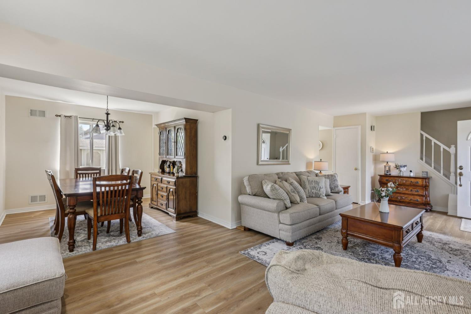 Edison, New Jersey 08820, United States, 4 Bedrooms Bedrooms, ,3 BathroomsBathrooms,Residential,Active,169318