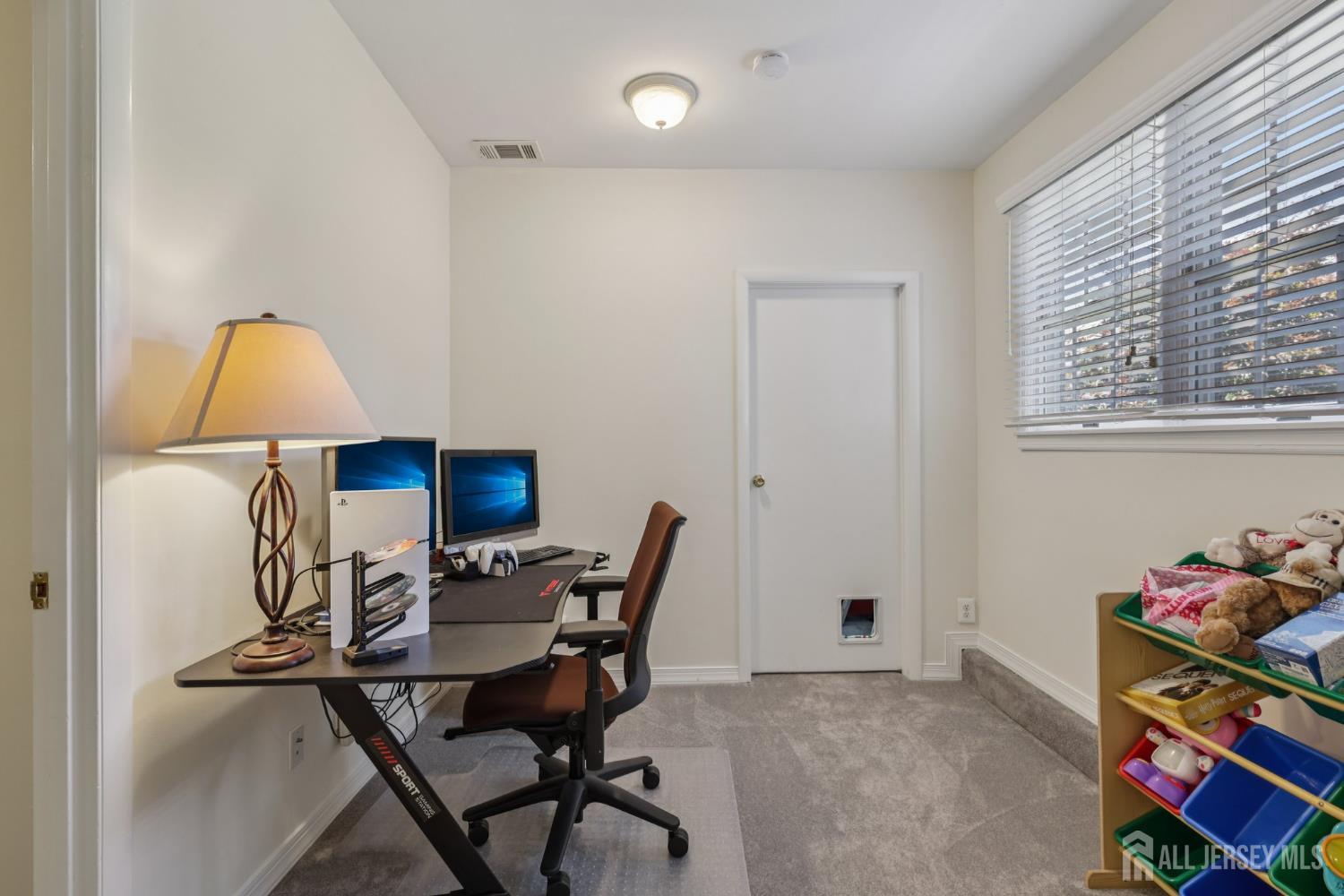 Edison, New Jersey 08820, United States, 4 Bedrooms Bedrooms, ,3 BathroomsBathrooms,Residential,Active,169318