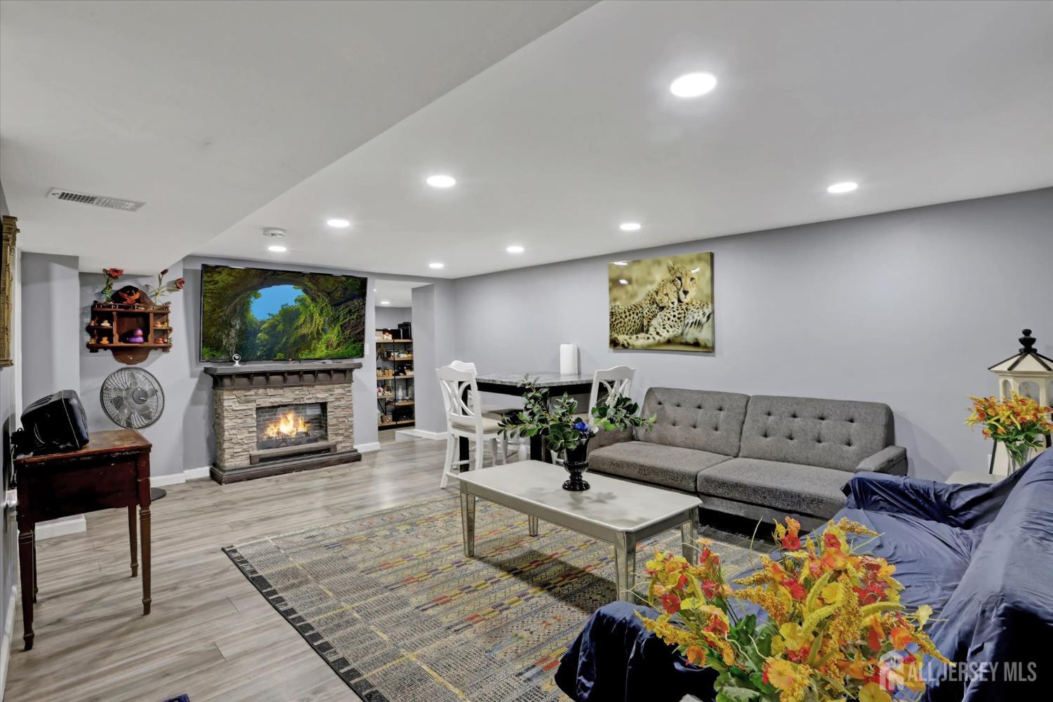 349 Summerhill Road, East Brunswick, New Jersey image 29