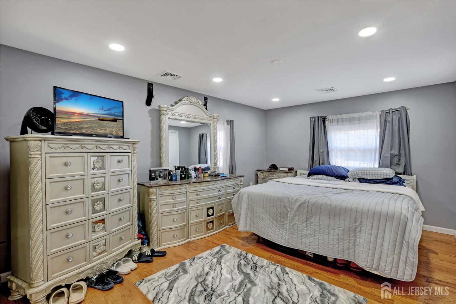 349 Summerhill Road, East Brunswick, New Jersey image 20