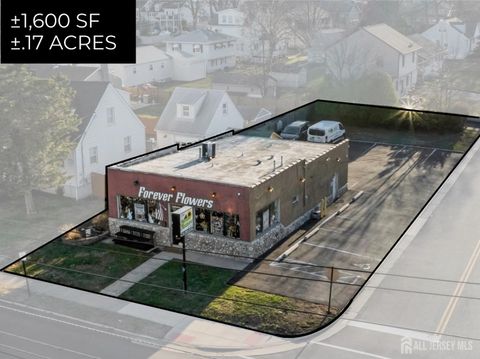 MLS: 2511465R