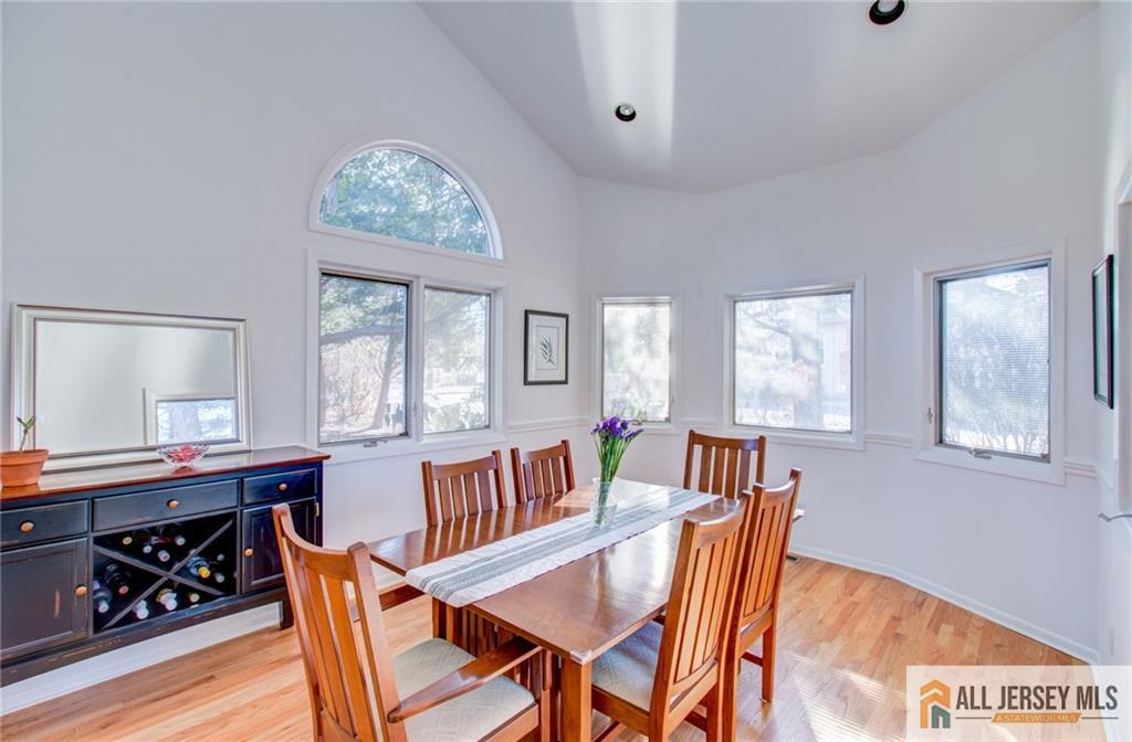 Plainsboro, New Jersey 08540, United States, 2 Bedrooms Bedrooms, ,4 BathroomsBathrooms,Residential,Active,138927