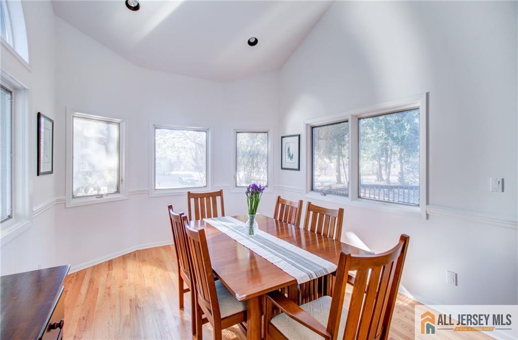 Plainsboro, New Jersey 08540, United States, 2 Bedrooms Bedrooms, ,4 BathroomsBathrooms,Residential,Active,138927