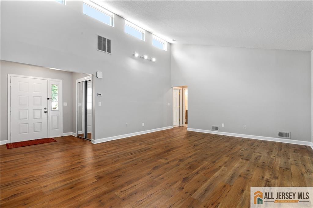 179 Hidden Court, Old Bridge, New Jersey image 8