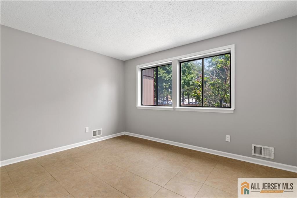 179 Hidden Court, Old Bridge, New Jersey image 18