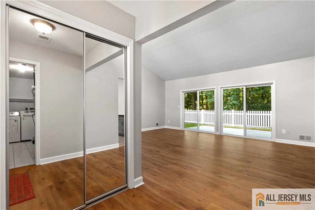 179 Hidden Court, Old Bridge, New Jersey image 3