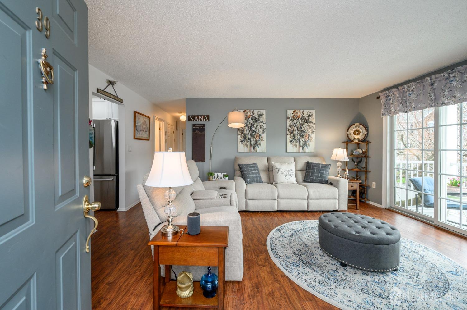 39 Versailles Court, Hamilton, New Jersey image 3