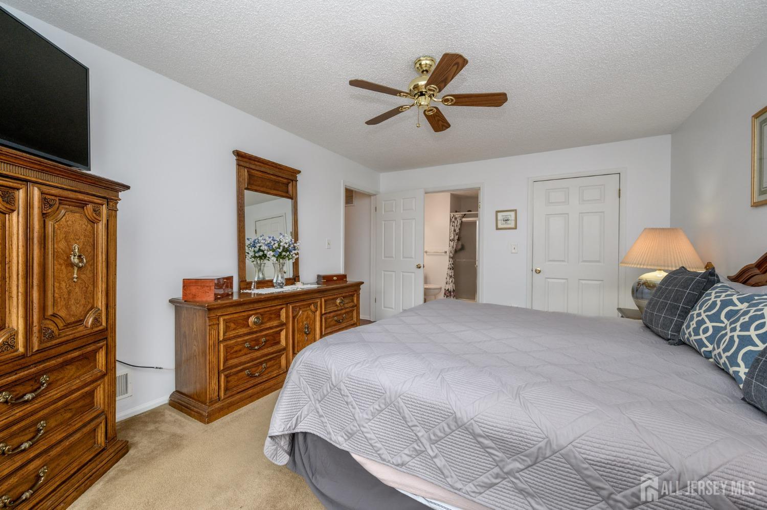 39 Versailles Court, Hamilton, New Jersey image 20