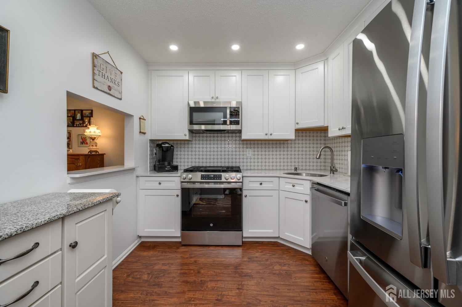 39 Versailles Court, Hamilton, New Jersey image 10