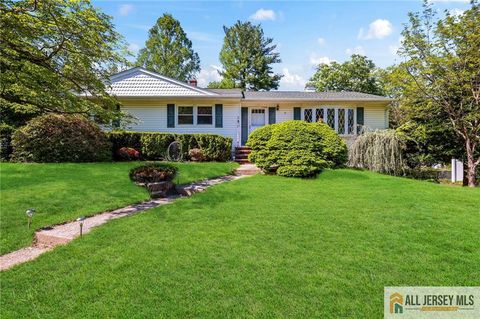 Homes For Sale - 15 Kings Road<br/> Middlesex County, East Brunswick, NJ 08816