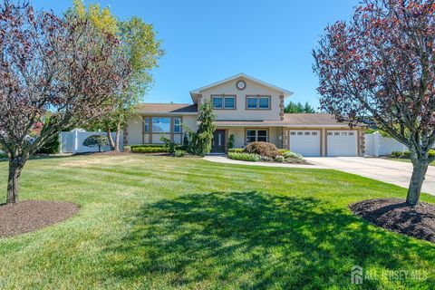 Homes For Sale - 38 Holly Drive<br/> Sayreville, NJ 08859