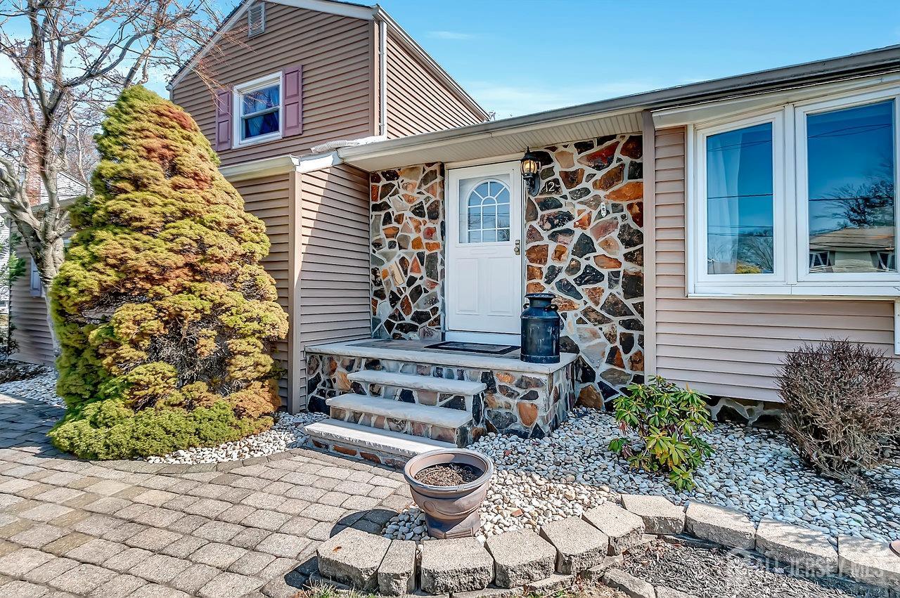 12 Sussex Road, East Brunswick, New Jersey image 4