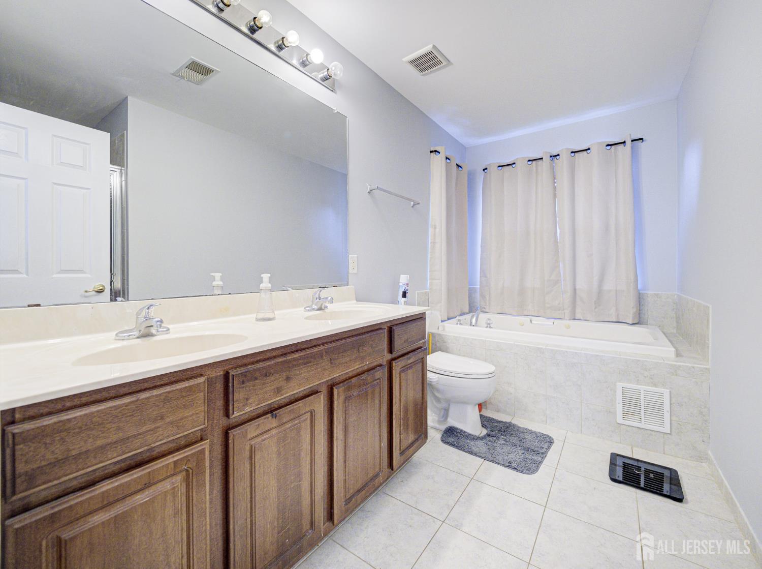 221 Morning Glory Drive, Monroe Township, New Jersey image 30