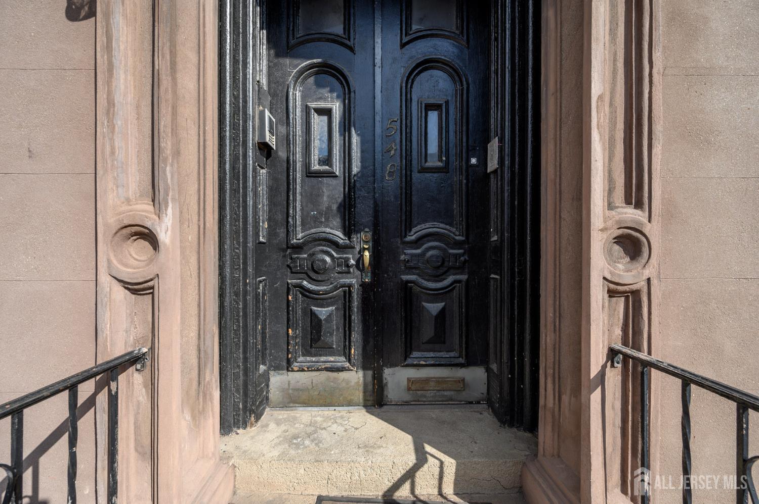 548 Bramhall Avenue