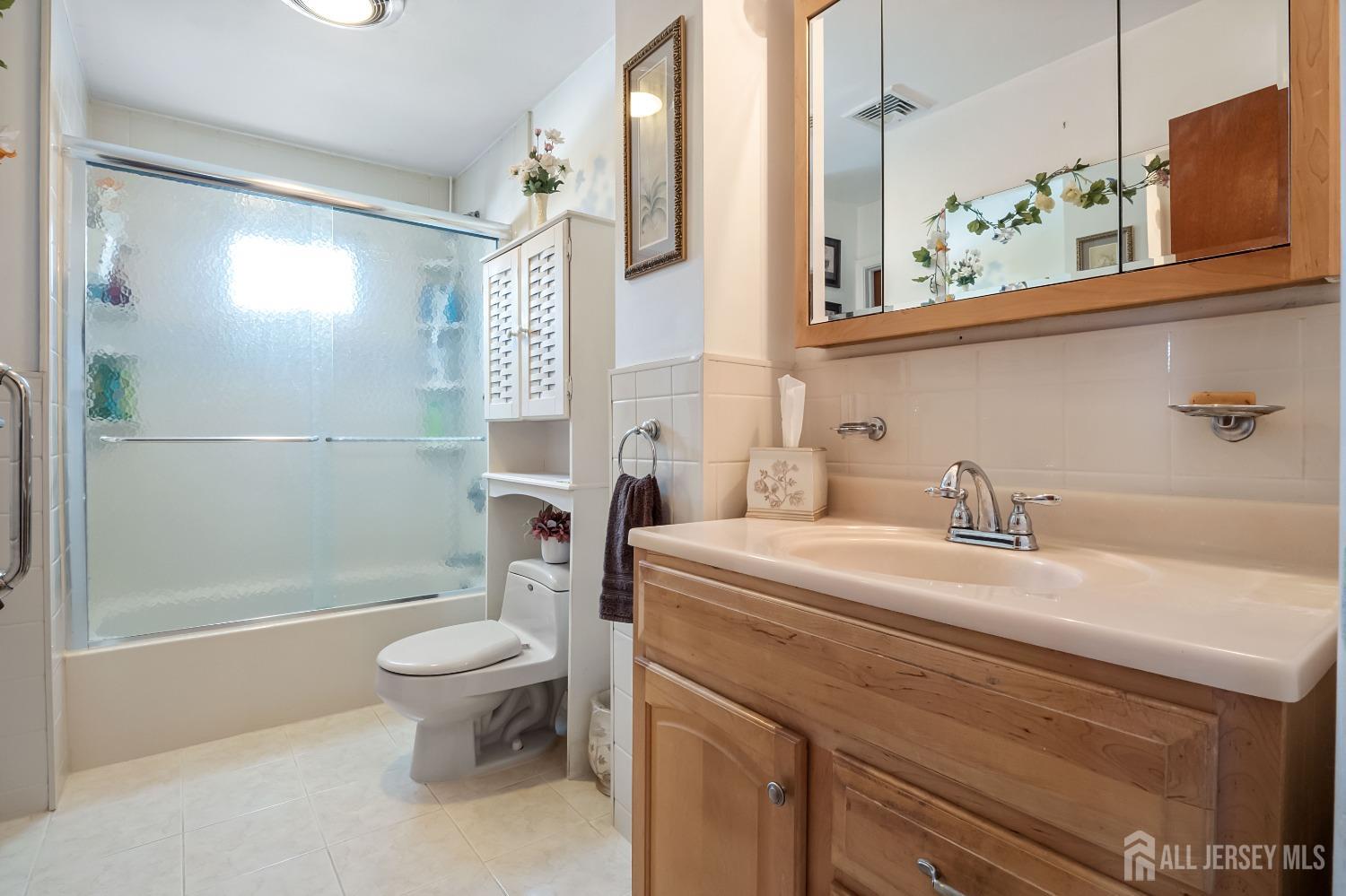 817 Ellis Parkway, Piscataway, New Jersey image 32