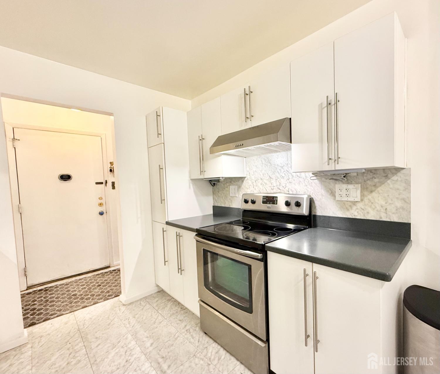 54 Amberly Drive #A, Manalapan, New Jersey image 3