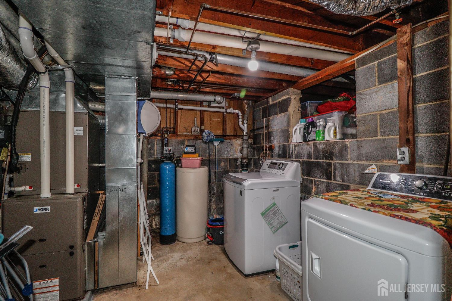 10 Alpine Place, Colonia, New Jersey image 30