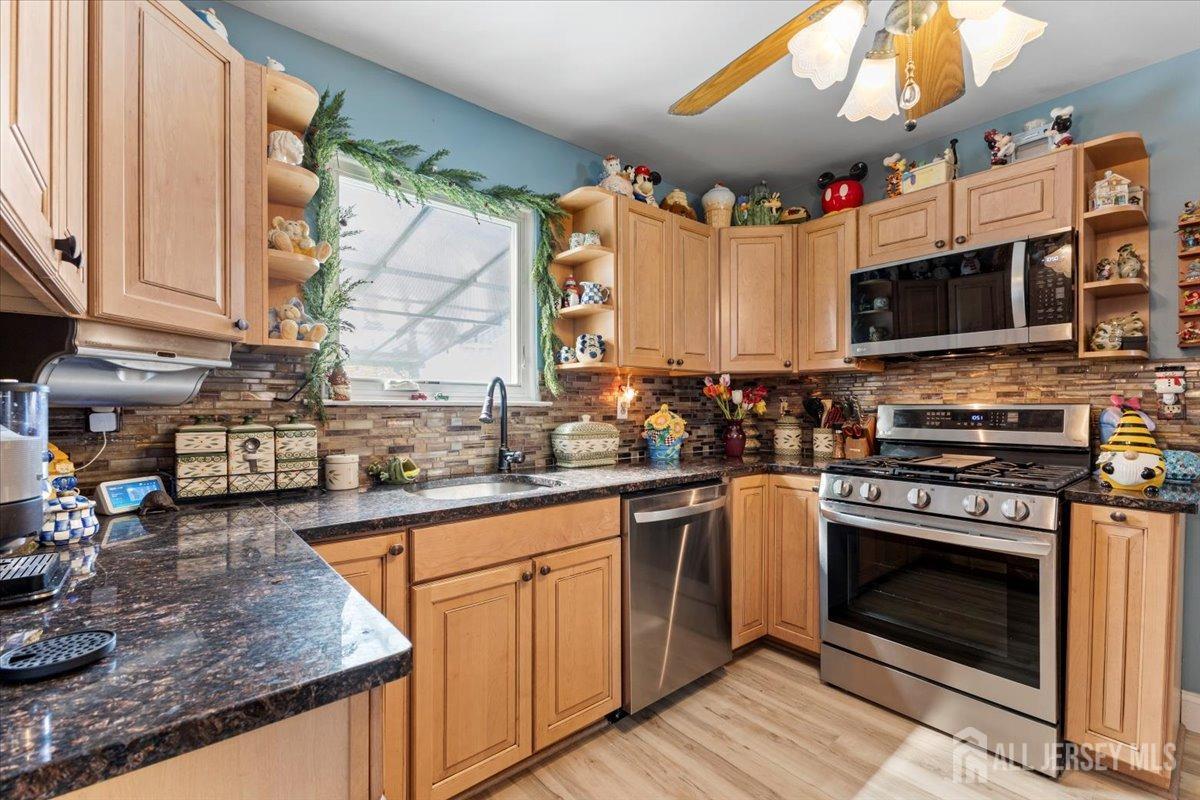 15 Sutton Place, Helmetta, New Jersey image 11