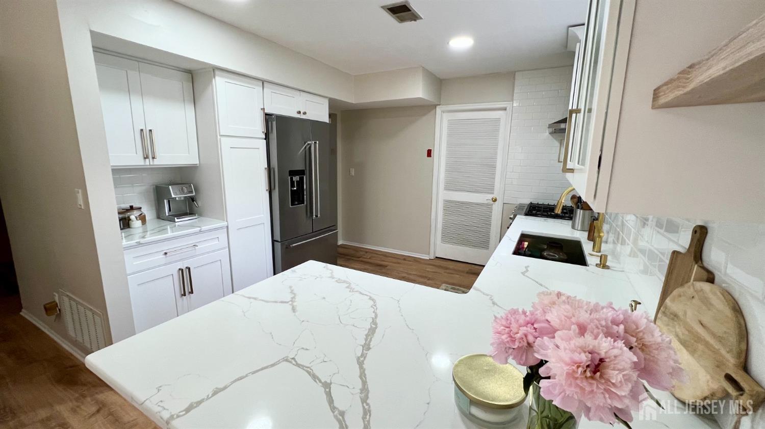 153 Dawn Court, Old Bridge, New Jersey image 6