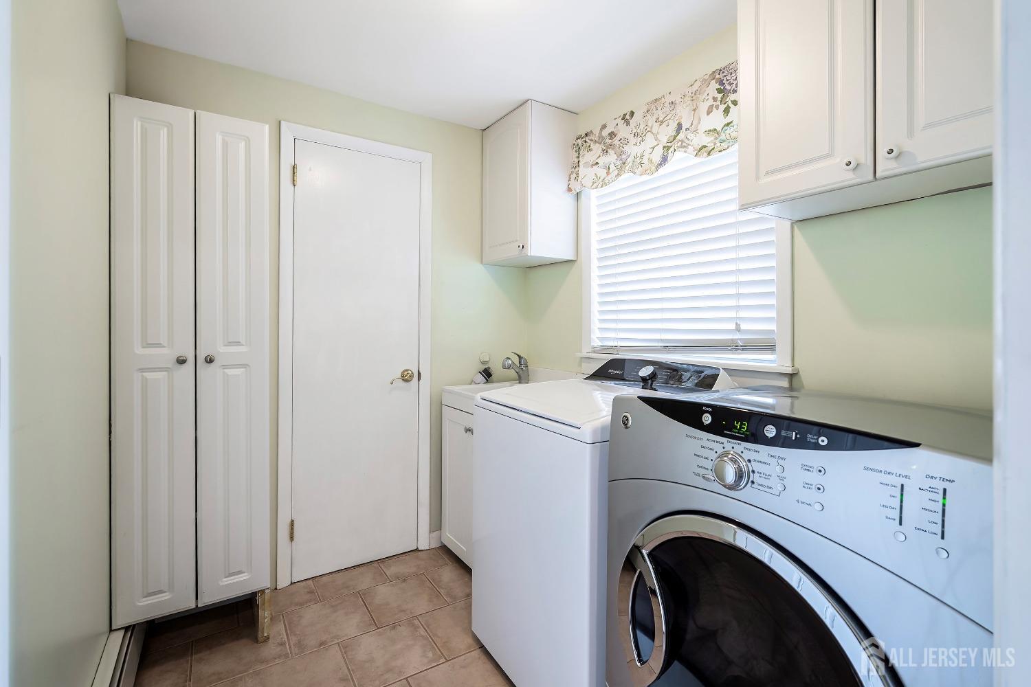 108 Colonia Road, Colonia, New Jersey image 8