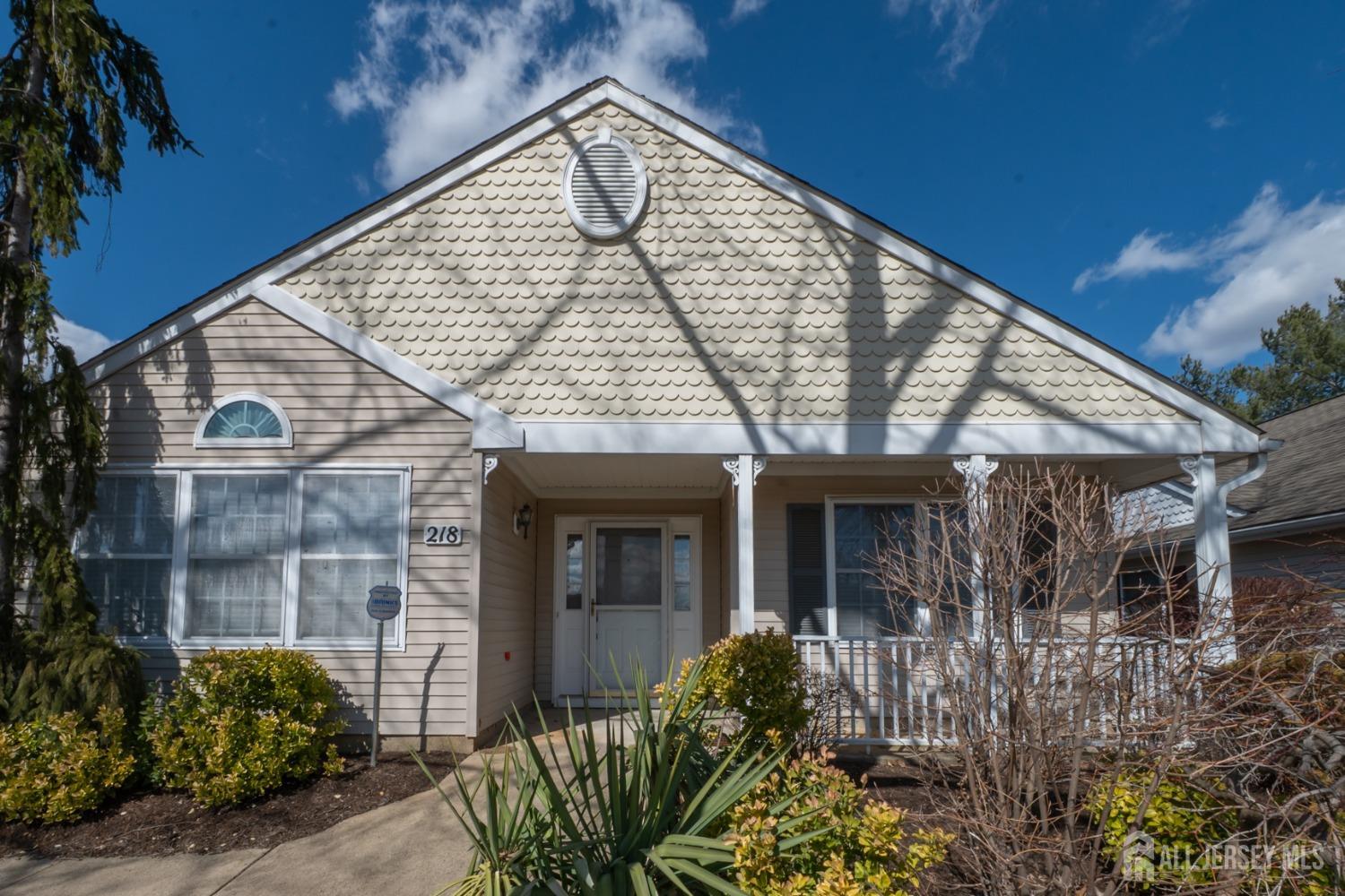 218 N Pondview Boulevard, Monroe Township, New Jersey image 2