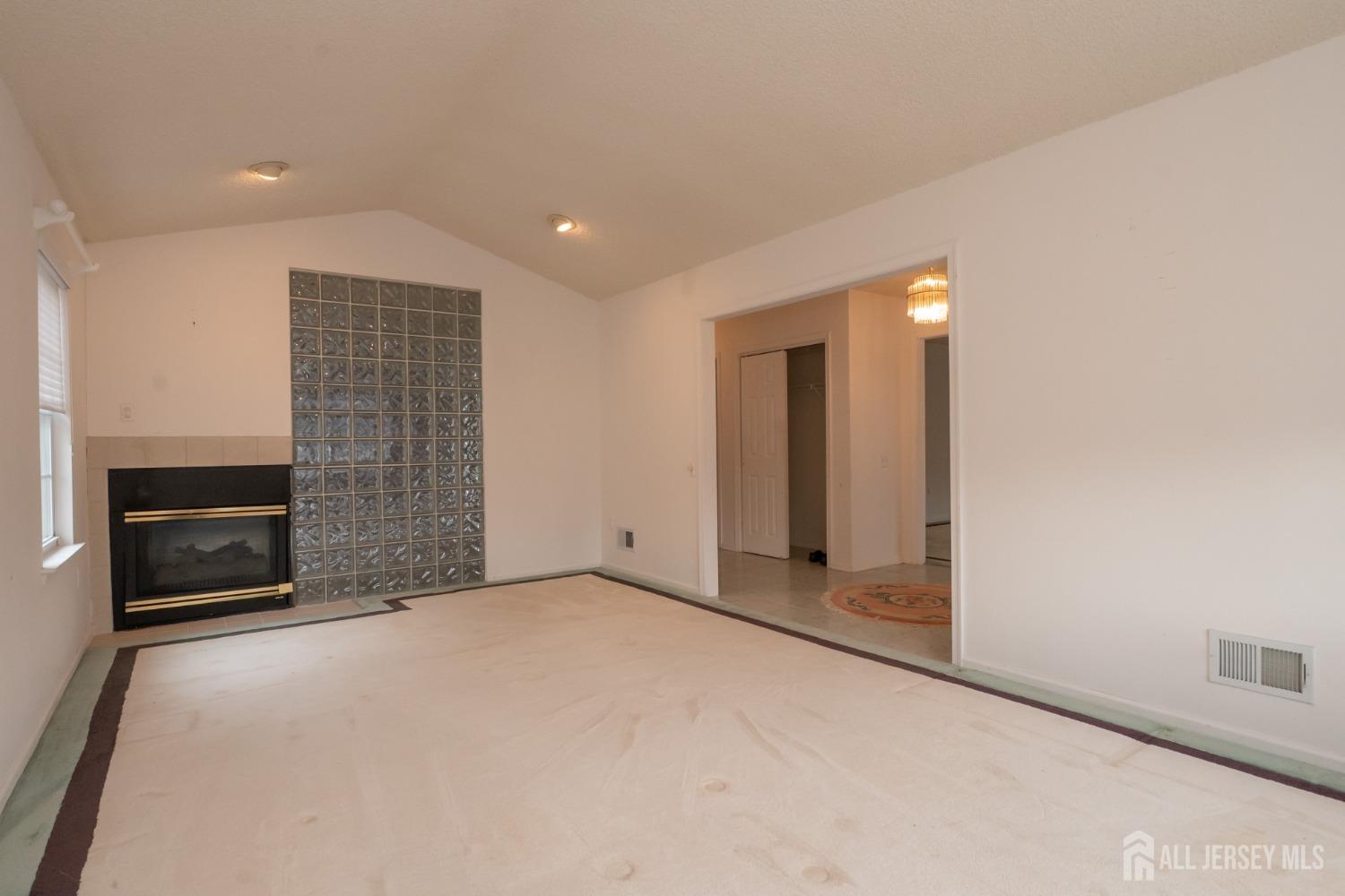 218 N Pondview Boulevard, Monroe Township, New Jersey image 12