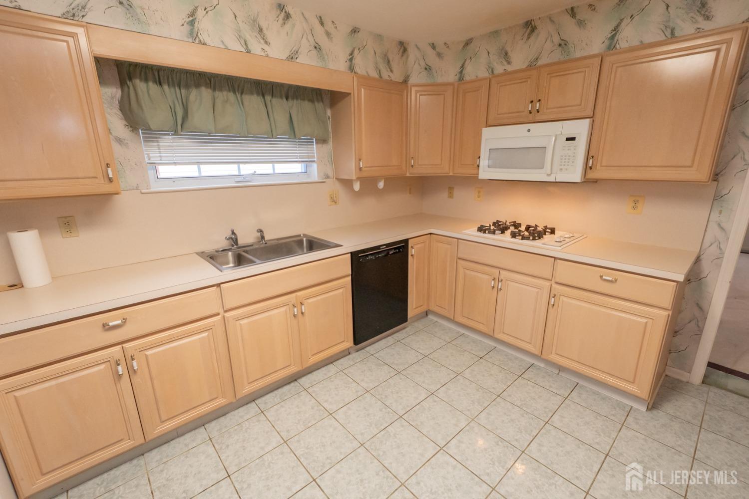 218 N Pondview Boulevard, Monroe Township, New Jersey image 22