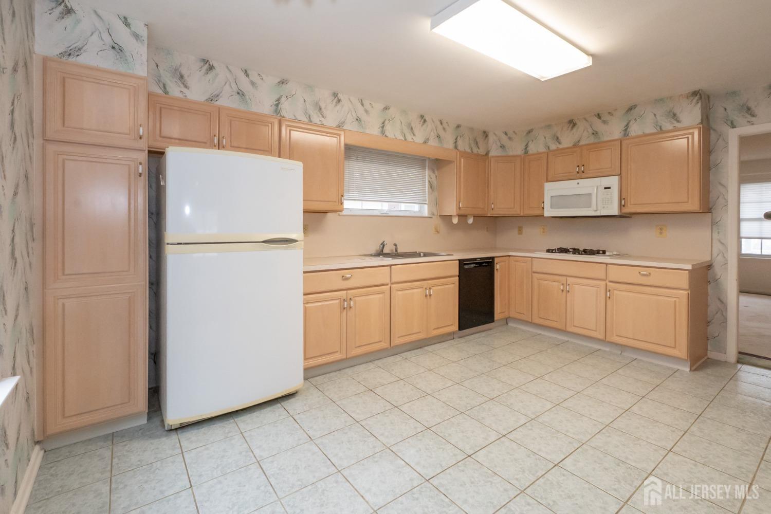 218 N Pondview Boulevard, Monroe Township, New Jersey image 17