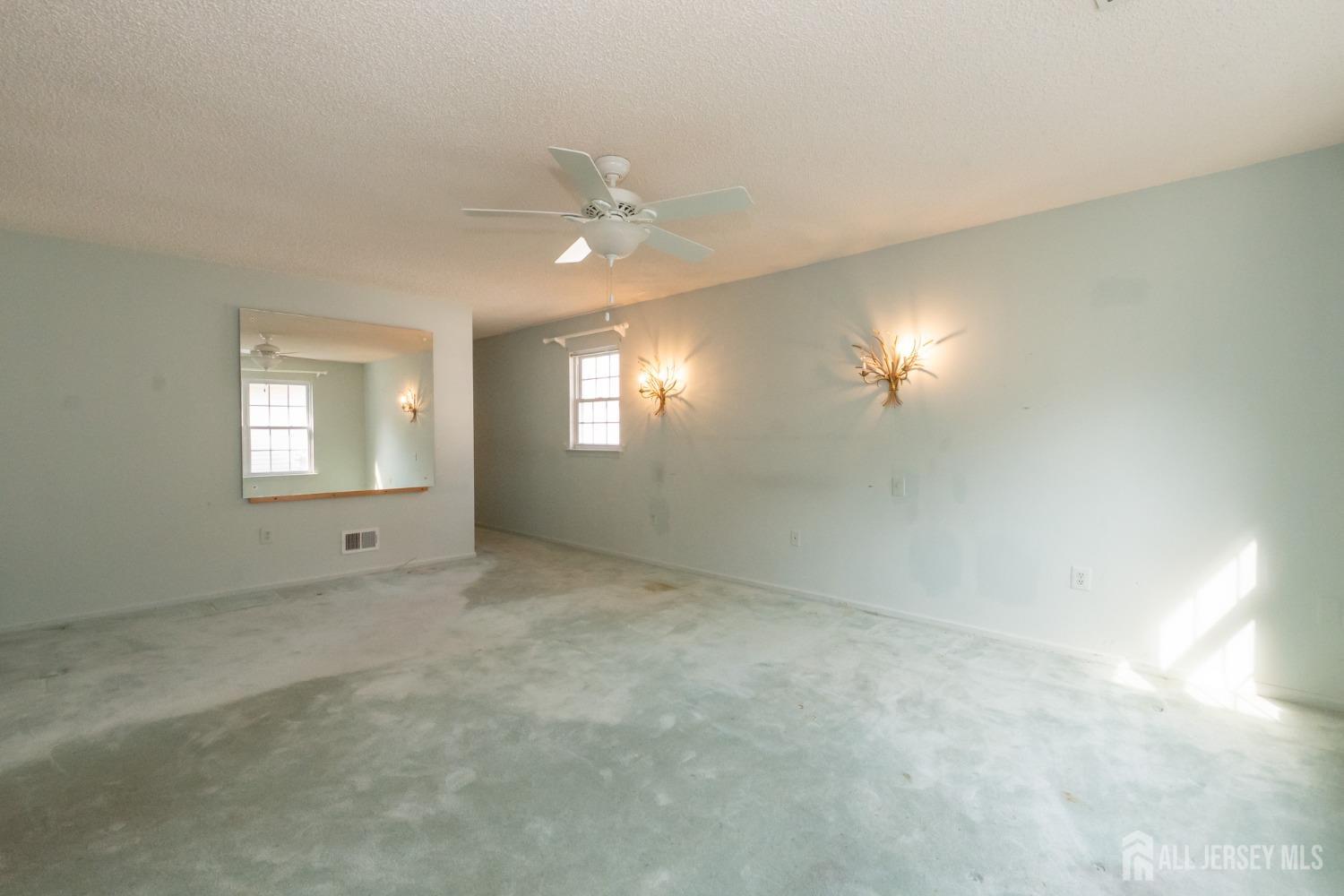 218 N Pondview Boulevard, Monroe Township, New Jersey image 32
