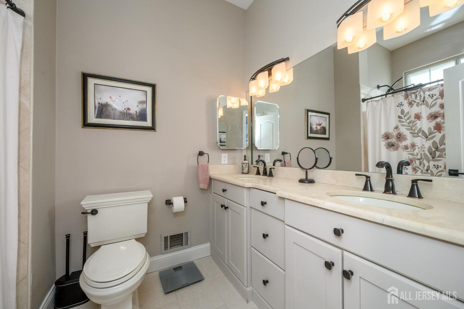 18 Hunters Pointe Rd, Middletown, New Jersey image 17