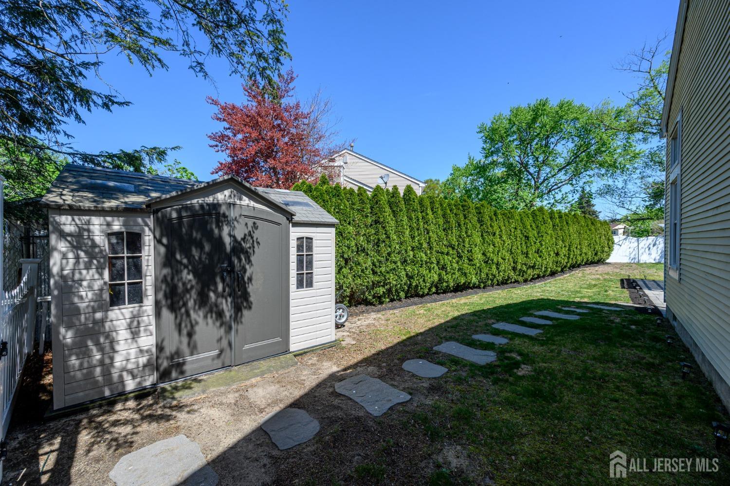 18 Hunters Pointe Rd, Middletown, New Jersey image 34