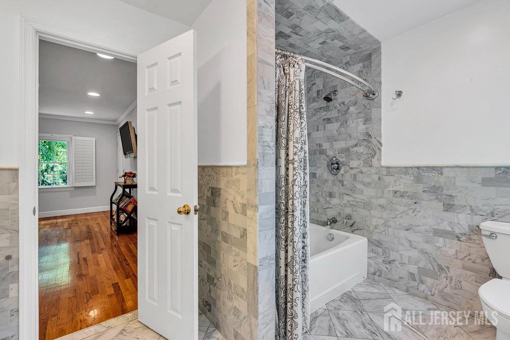 166 S Lake Drive, Red Bank, New Jersey image 13