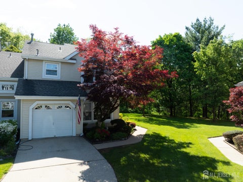 Condo For Sale - 112 Lloyd Court<br/> Middlesex County, East Brunswick, NJ 08816