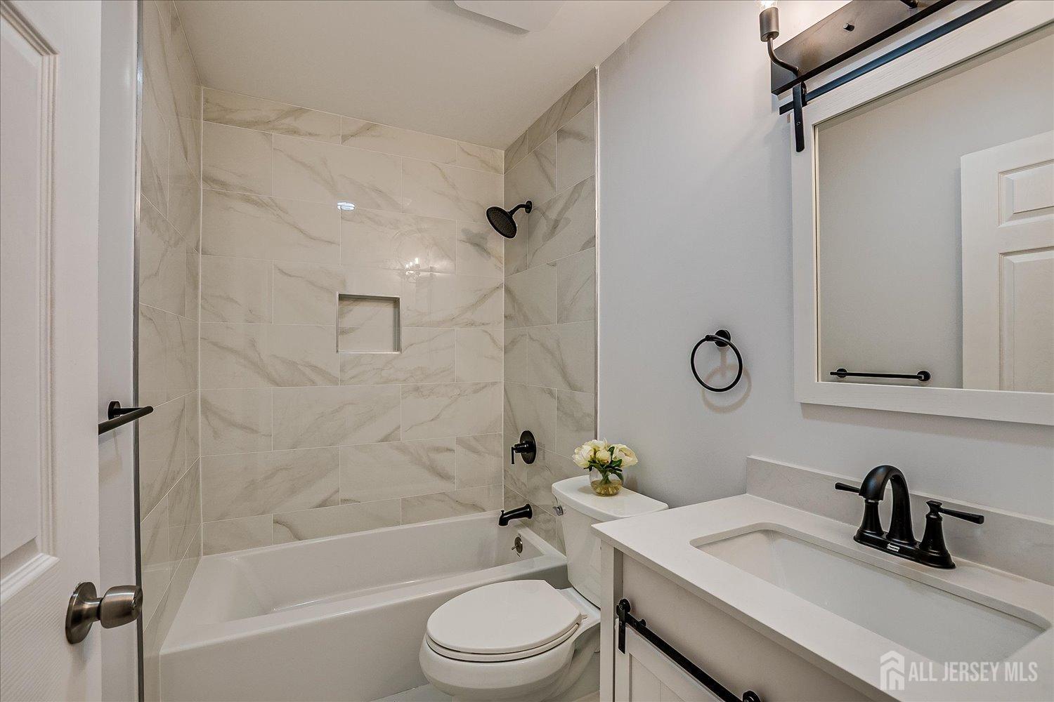 24 Savoy Street, Colonia, New Jersey image 37