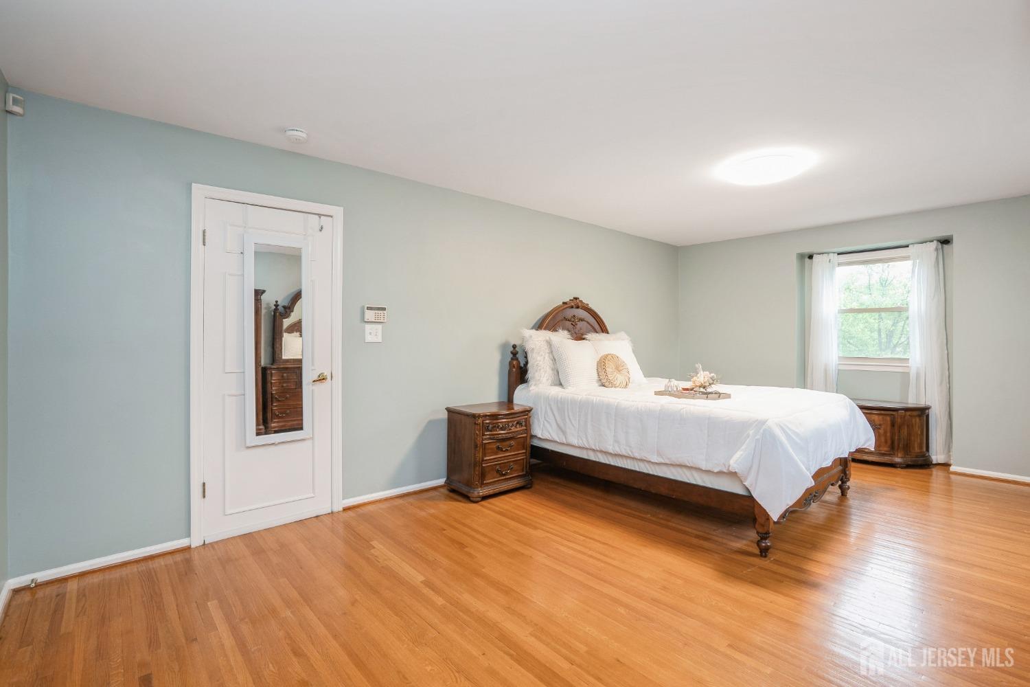 8 Appletree Lane, East Brunswick, New Jersey image 18