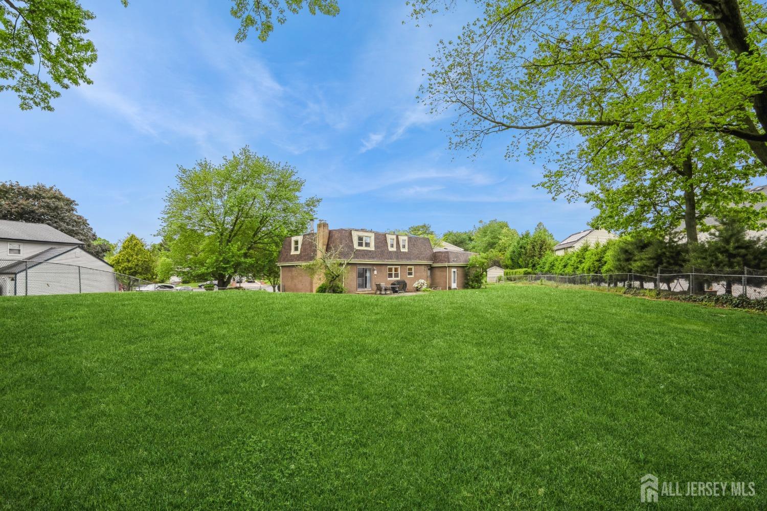8 Appletree Lane, East Brunswick, New Jersey image 34