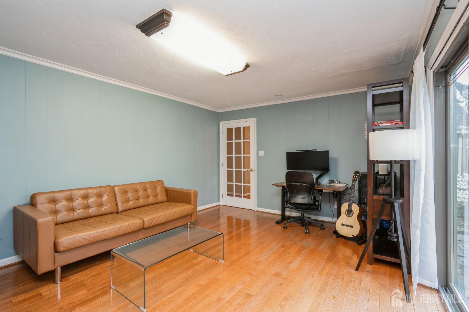 8 Appletree Lane, East Brunswick, New Jersey image 16