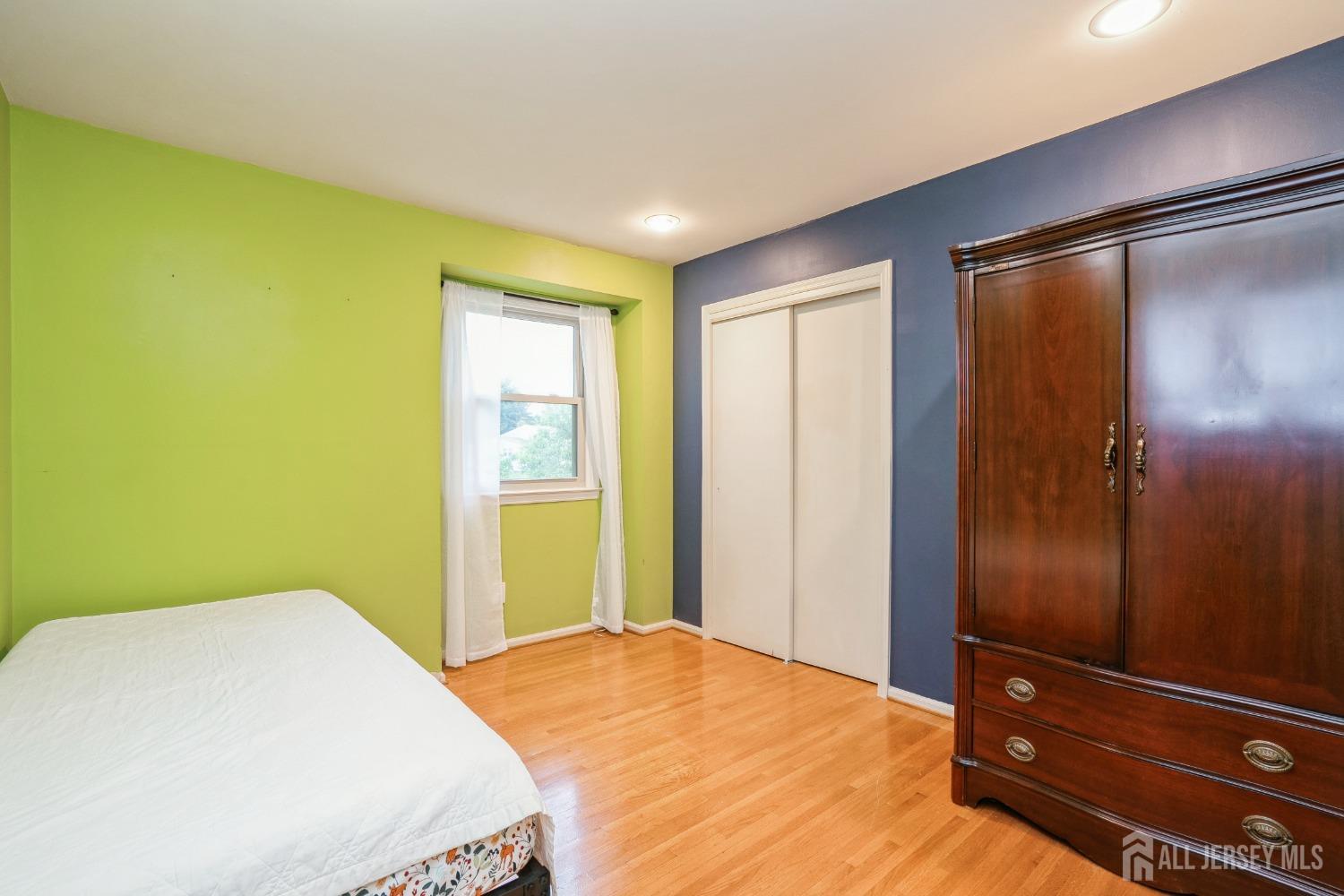 8 Appletree Lane, East Brunswick, New Jersey image 25