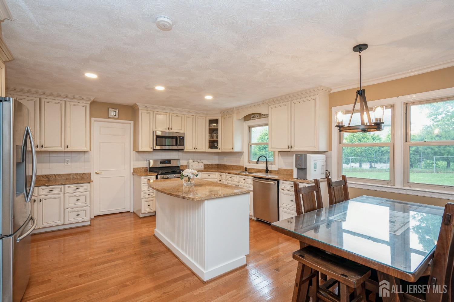 8 Appletree Lane, East Brunswick, New Jersey image 12