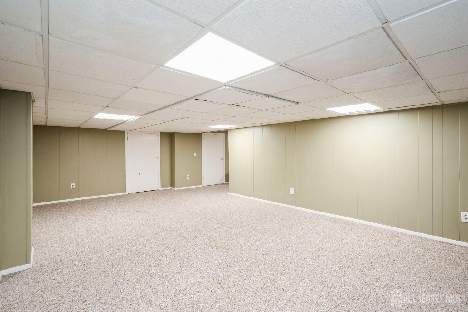 8 Appletree Lane, East Brunswick, New Jersey image 28