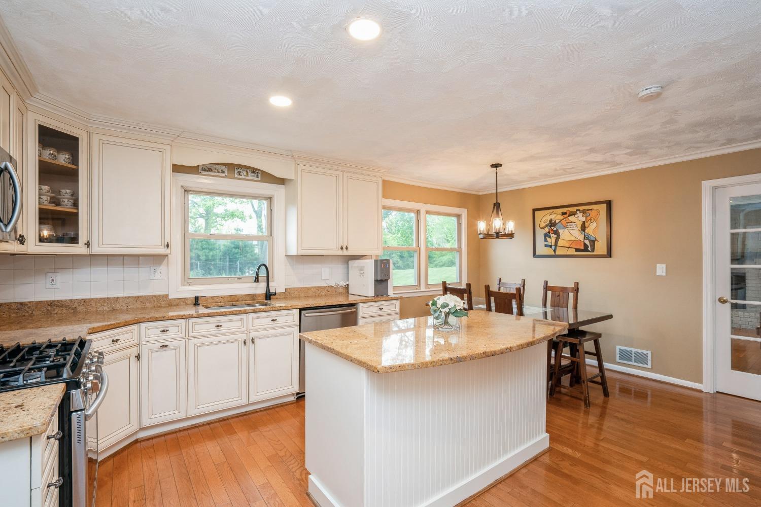 8 Appletree Lane, East Brunswick, New Jersey image 10
