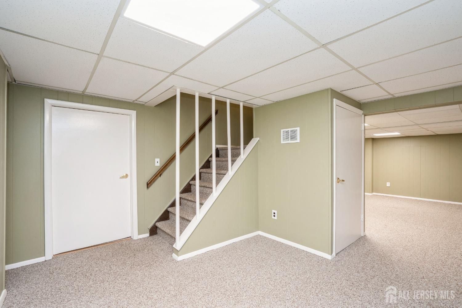 8 Appletree Lane, East Brunswick, New Jersey image 27