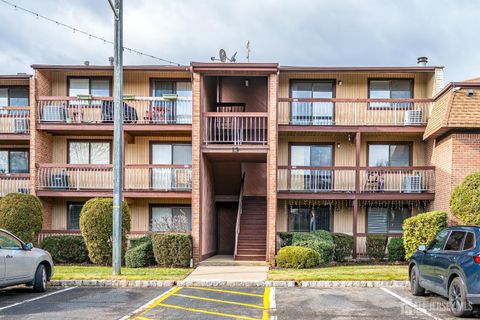 Condo For Sale - 1314 Edison Glen Terrace<br/> Edison, NJ 08837