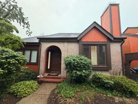 Townhouse For Rent - 100 E Riverbend Drive<br/> North Brunswick, NJ 08902