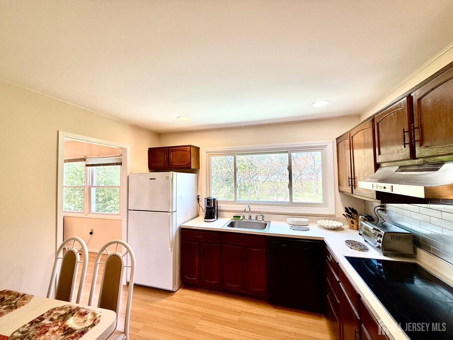 65 River Drive, Marlboro, New Jersey image 9