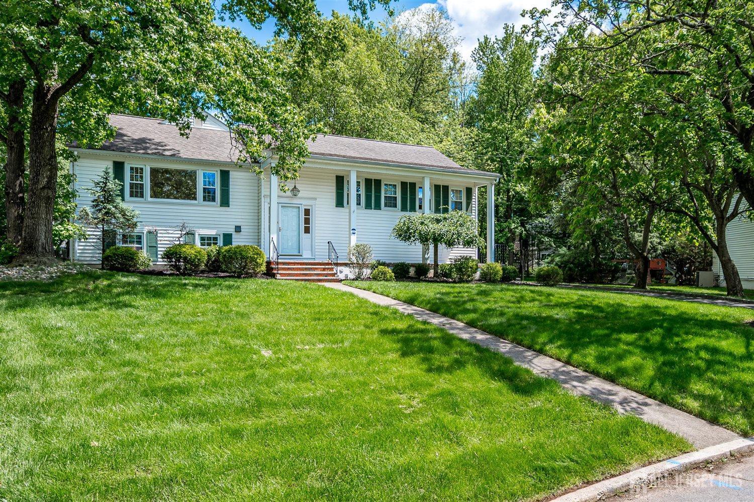 9 NW Fielding Place, Edison, New Jersey image 2